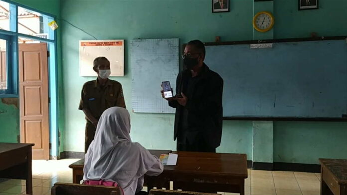 Monitoring PTM, DPRD Minta Sekolah di Ciamis Sediakan Masker