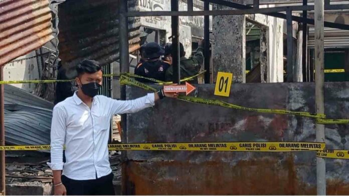 Kios Kosmetik yang terbakar di Pasar Ciawi