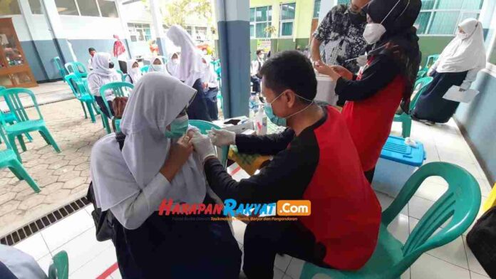 Siswa Divaksin