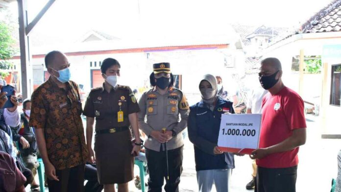 Wali kota banjar Distribusi Bantuan JPE