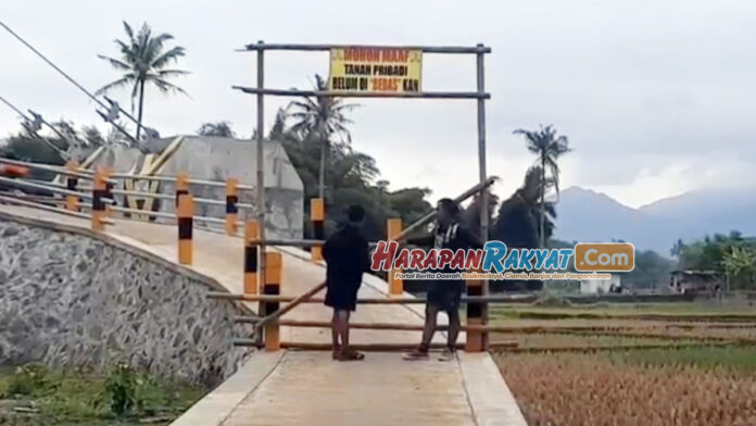 Warga Tutup Jembatan Gantung Penghubung 2 Desa di Tasikmalaya