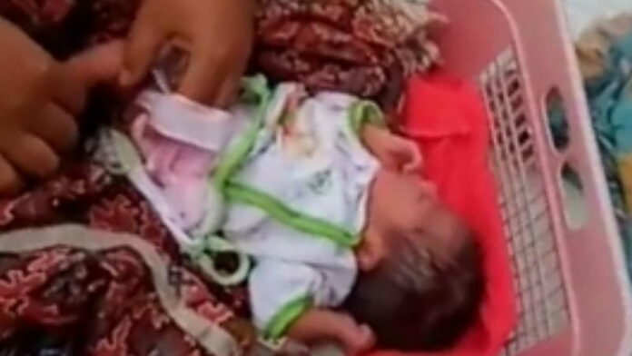 10 Pasutri Berebut Adopsi Bayi yang Ditemukan di Masjid Pangandaran