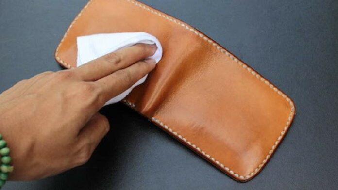 Cara Membersihkan Dompet yang Kusam Agar Terlihat Kinclong