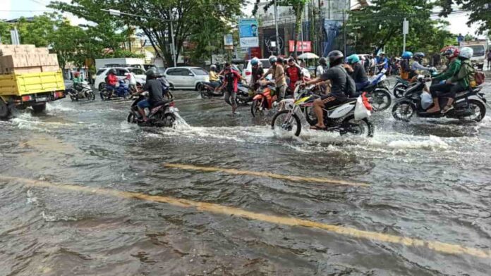 Cara Mengatasi Motor Mati Kena Air