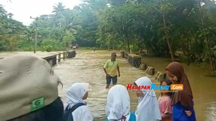 Jalan Terendam Banjir
