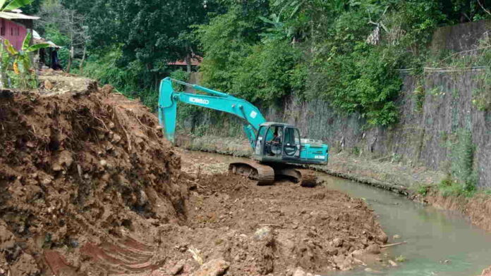 Kawasan Kumuh di Sungai Cileueur Ciamis Dibangun RTP