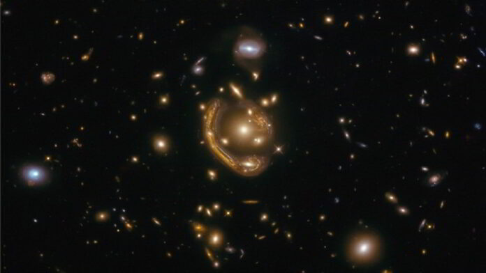 Molten Einstein Ring Tertangkap Lensa Hubble, Berikut Penjelasannya