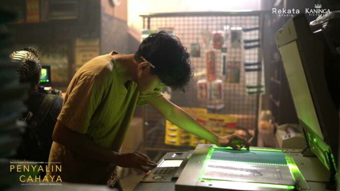 Sinopsis Film Penyalin Cahaya