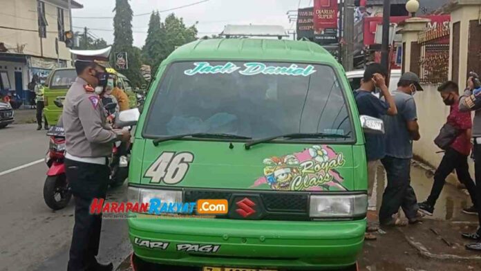 Sopir Angkot di Tasikmalaya
