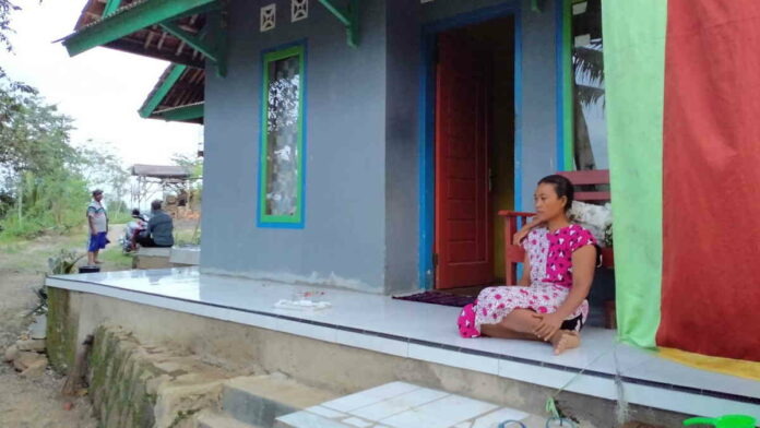 Warga Kota Banjar Ini Puluhan Tahun Tak Menikmati Listrik