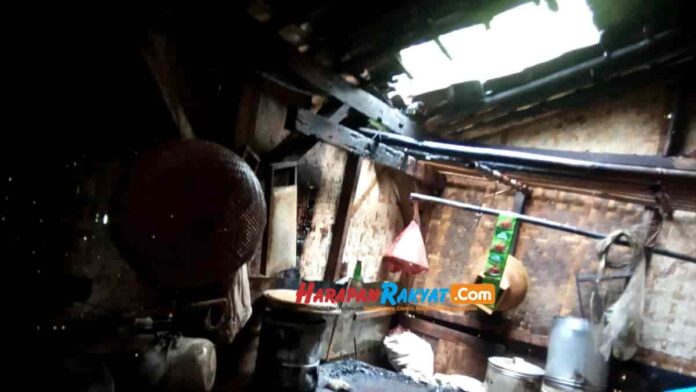 Ditinggal ke Warung