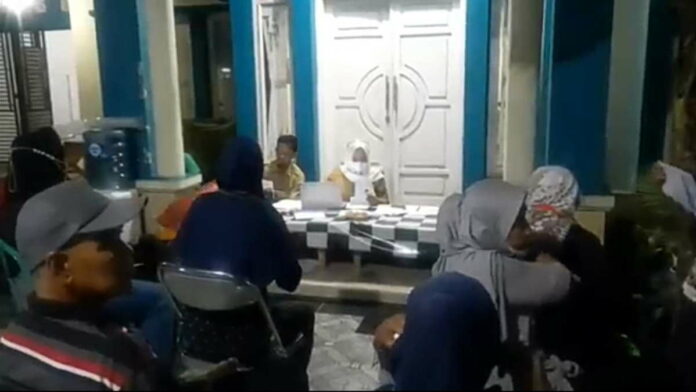 Di Tasikmalaya, Warga Ikuti Vaksinasi Malam Hari