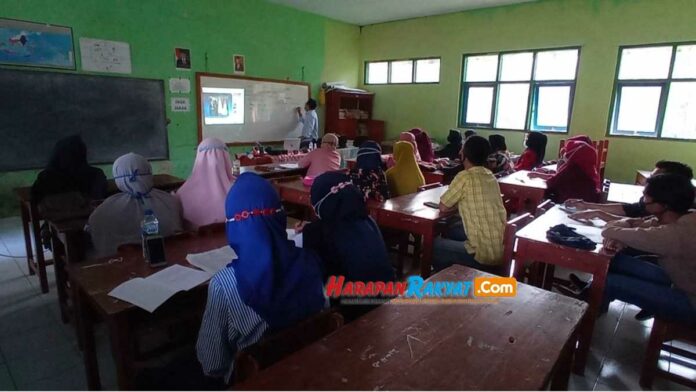 Kades di Tasikmalaya mengajar