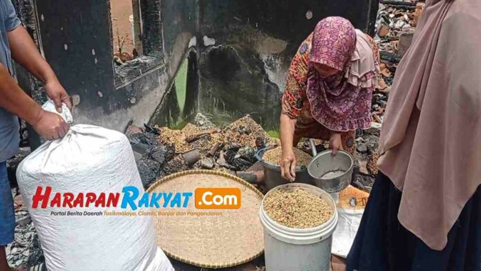 Rumah Ludes Terbakar di Tasikmalaya
