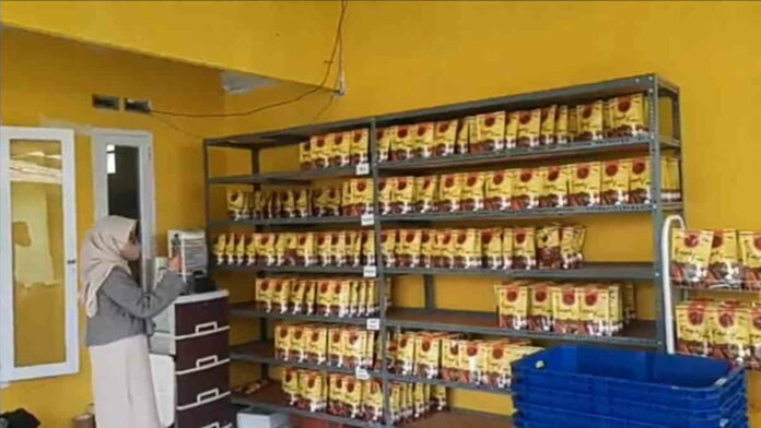 Pasangan Muda di Tasikmalaya Rintis Usaha Keripik Kaca Beromzet 300 Juta