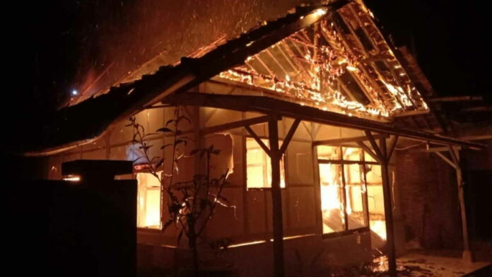 Rumah Warga Jelat Ciamis Ludes Terbakar, Kerugian Ditaksir 50 Juta