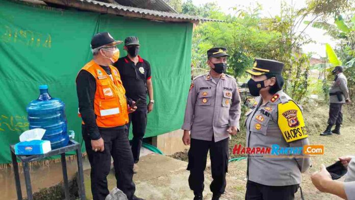 bongkar makam