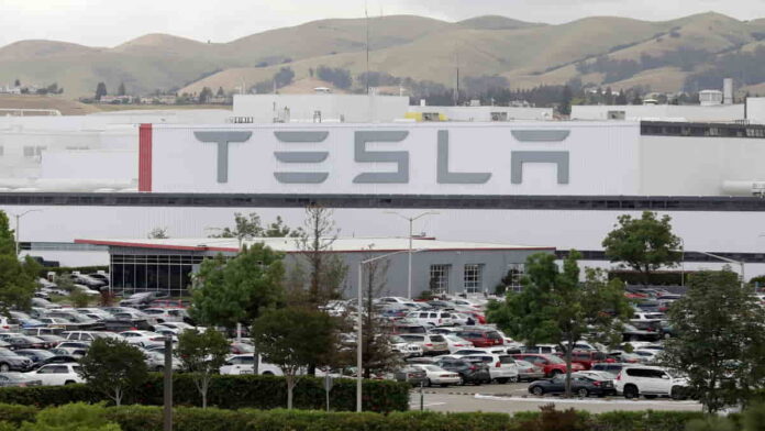 Saham Tesla Anjlok Karena Cuitan Elon Musk di Twitter, Bagaimana Bisa?