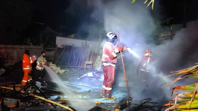 Diduga Korsleting Listrik, Rumah Warga Pangandaran Ludes Terbakar