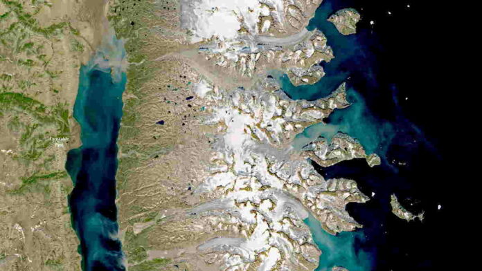 Es di Greenland Terus Mencair dan Meningkat Secara Ekstrem 2021 Ini