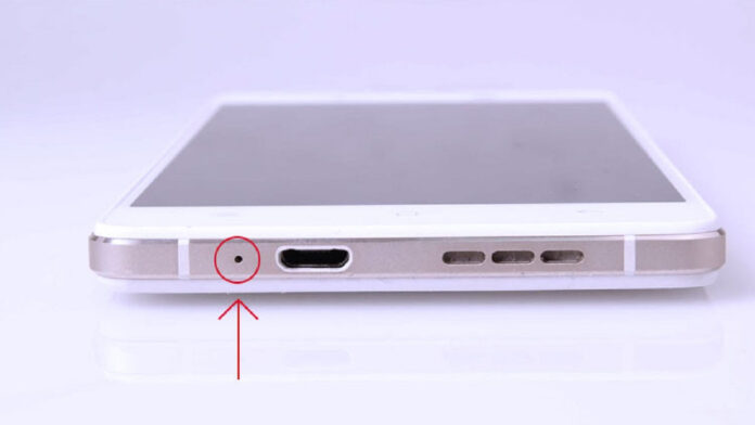 Fungsi Lubang Kecil di HP