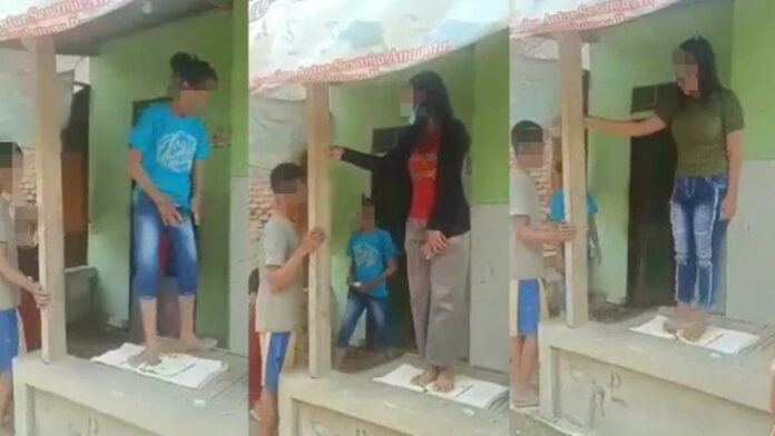 Heboh Emak-emak Injak Alquran di Karawang, Warganet Geram