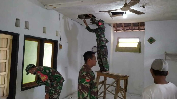 Karya Bakti TNI, Koramil Banjarsari Ciamis Renovasi Mushola