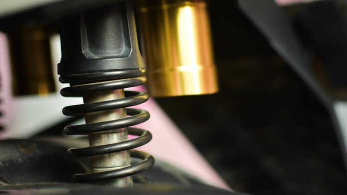Kenali Penyebab Shock Depan Motor Bocor yang Sering Terjadi