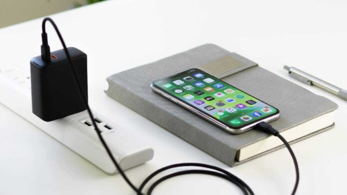 Perbedaan Fast Charging dan Quick Charging