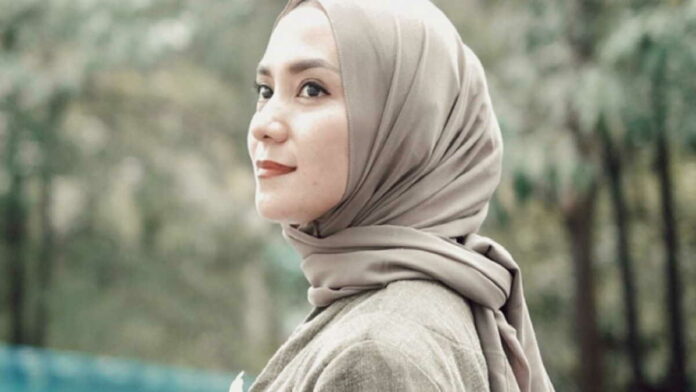 Profil Enno Lerian, Kini Lebih Nyaman Menjadi Penyiar Radio