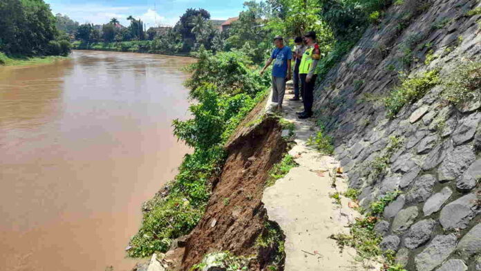 TPT di Cibulan Kota Banjar Ambruk, Lurah Minta Secepatnya Diperbaiki