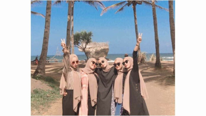 Wisatawan Sebut Pantai Madasari Pangandaran Suasananya Seperti Bali