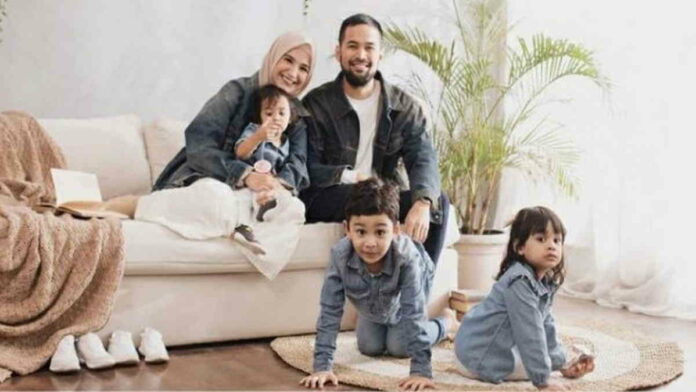 Teuku Wisnu Liburan ke Lombok Bersama Keluarga Saat Gempa NTT