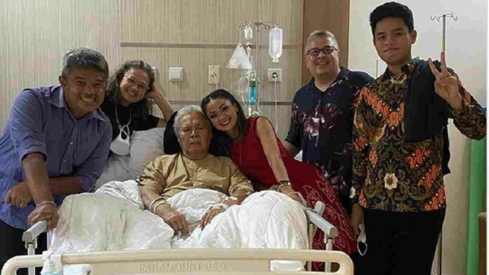 Ayah Nirina Zubir Meninggal Dunia, Terungkap Dalam Akun Instagramnya