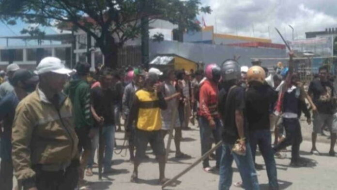 Bentrokan Massa di Kendari Tewaskan 1 Orang, Warganet Jadi Kota Mati