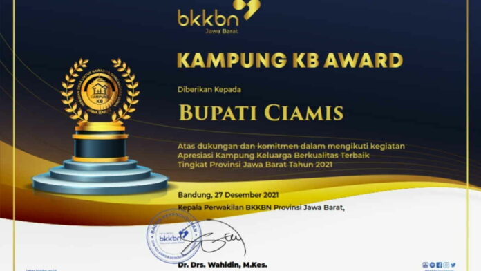 Bupati Ciamis Dapat Penghargaan Kampung KB Award dari BKKBN