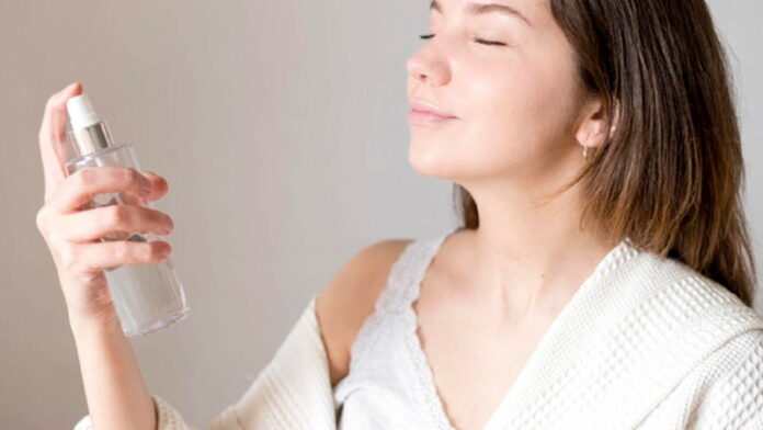 Kegunaan Setting Spray yang Masih Jarang Diketahui Para Wanita