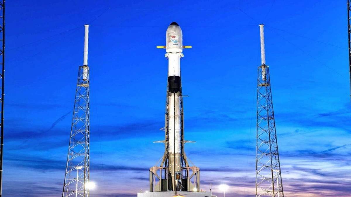 Launch of Falcon 9 with Turkish Satellite Turksat 5B, here