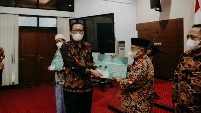 Pemkab Serahkan Hibah Keagamaan, Sekda Ciamis: Refleksi Visi Misi