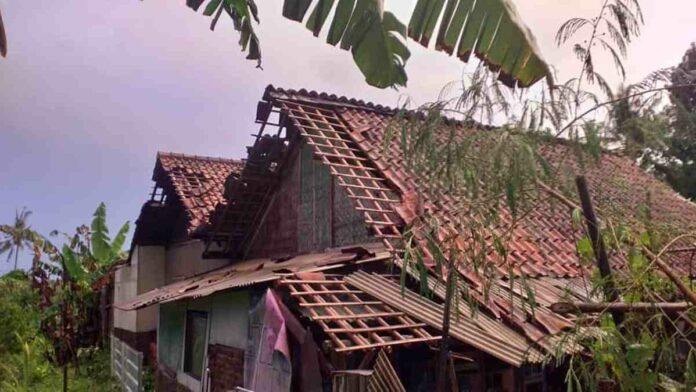 Diterjang Puting Beliung