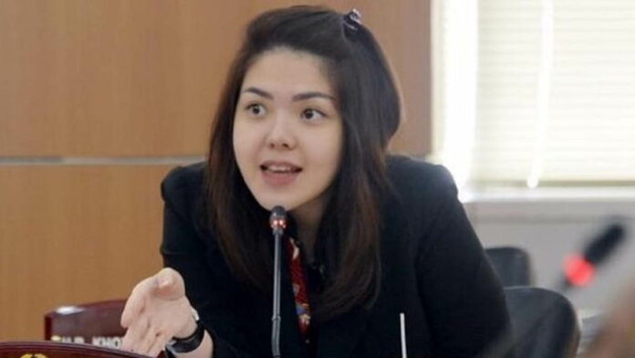 Tina Toon Jadi DPRD, Lebarkan Karir Politik Tampilannya Jadi Sorotan