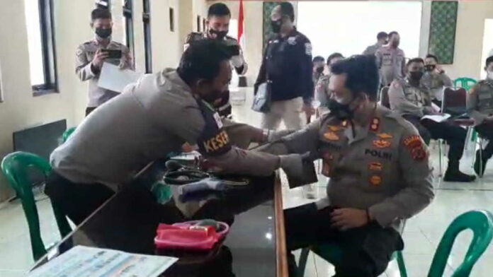 705 Anggota Polres Tasikmalaya Jalani Vaksin Booster