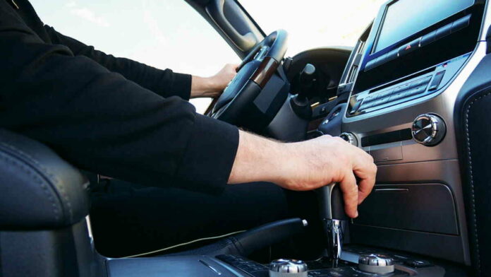 Mobil Matic Tidak Bisa Mundur, Kenali Penyebab dan Cara Mengatasinya!