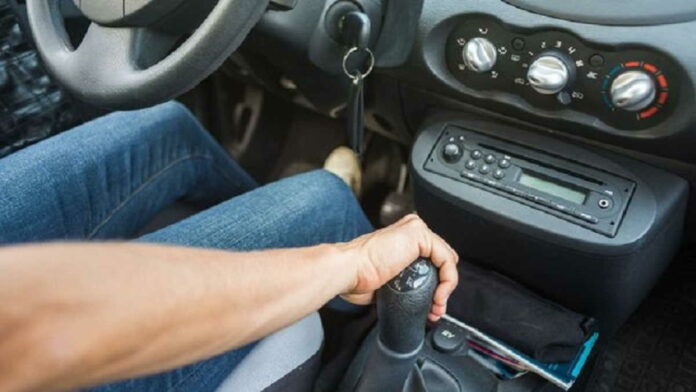 Mobil tidak Bisa Masuk Gigi, Ternyata ini Dia Penyebabnya