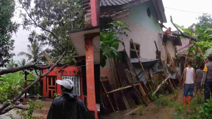 Rumah Rusak