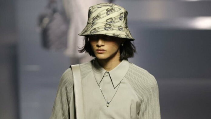 Rizal Rama Model Asal Indonesia Tampil di Milan Fashion Week 2022
