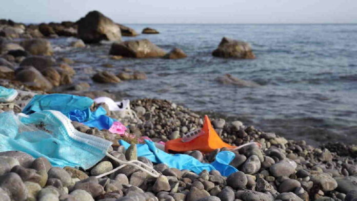 Video Sampah Medis Viral di Medsos Karena Cemari Laut di Banyuwangi