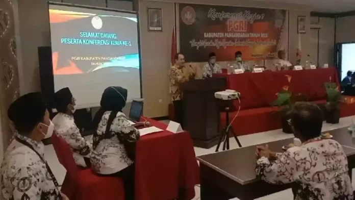 PGRI Akan Perjuangkan Nasib Guru Non PNS di Pangandaran