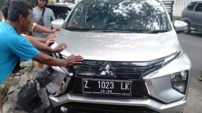 Mobil Pengangkut Calon Pengantin di Tasikmalaya Terlibat Tabrakan
