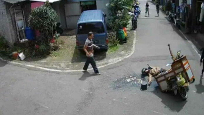 Modus Tukang Bakso yang Pura-Pura Pingsan Malah Menjadi Viral